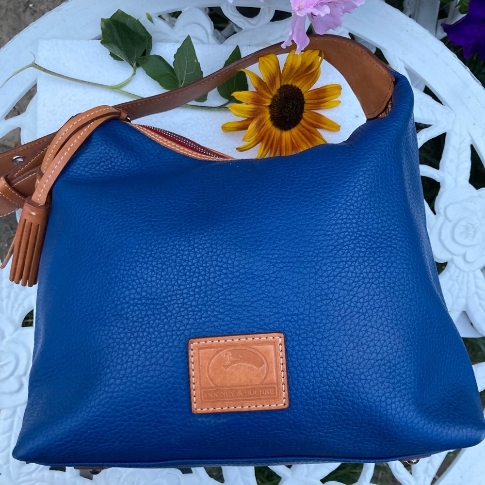 Beautiful vintage Dooney 🍁🍁Patterson in a unique